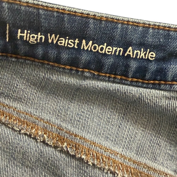 Talbots Flawless High Waist Modern Ankle Jeans Women's 10 Blue Stretch Denim - Picture 4 of 8